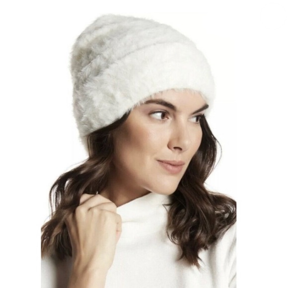 Free People Womens Head in The Clouds Fuzzy Winter Beanie Hat Ivory - Picture 1 of 5